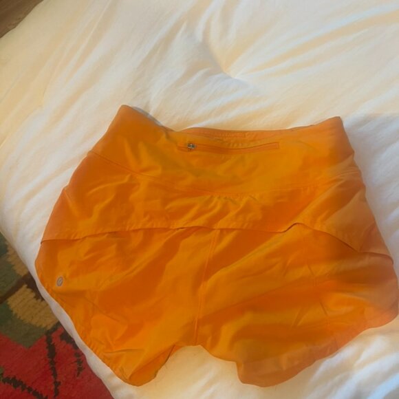 lululemon speed up high rise lines 4" short size 6- BRAND NEW never worn. - Picture 2 of 4